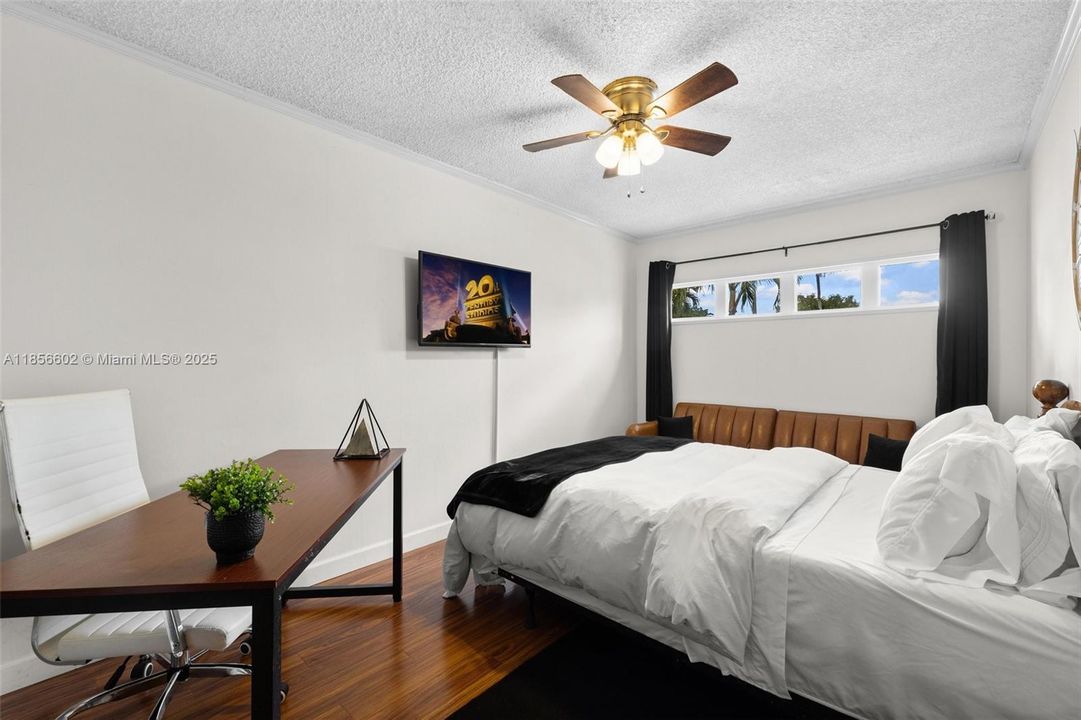 Vendido Recientemente: $743,000 (9 camas, 4 baños, 3368 Pies cuadrados)