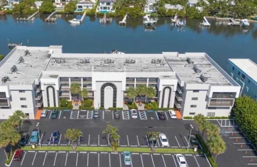 En Venta: $349,900 (2 camas, 2 baños, 1250 Pies cuadrados)