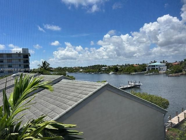 En Venta: $349,900 (2 camas, 2 baños, 1250 Pies cuadrados)