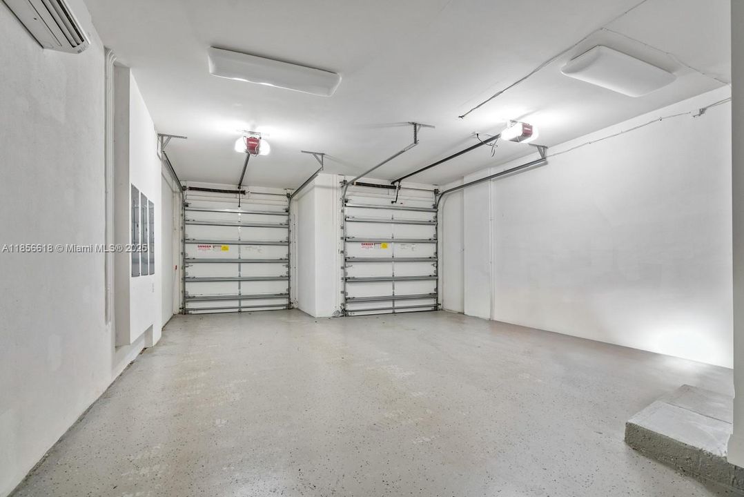 For Rent: $50,000 (5 beds, 5 baths, 6058 Square Feet)