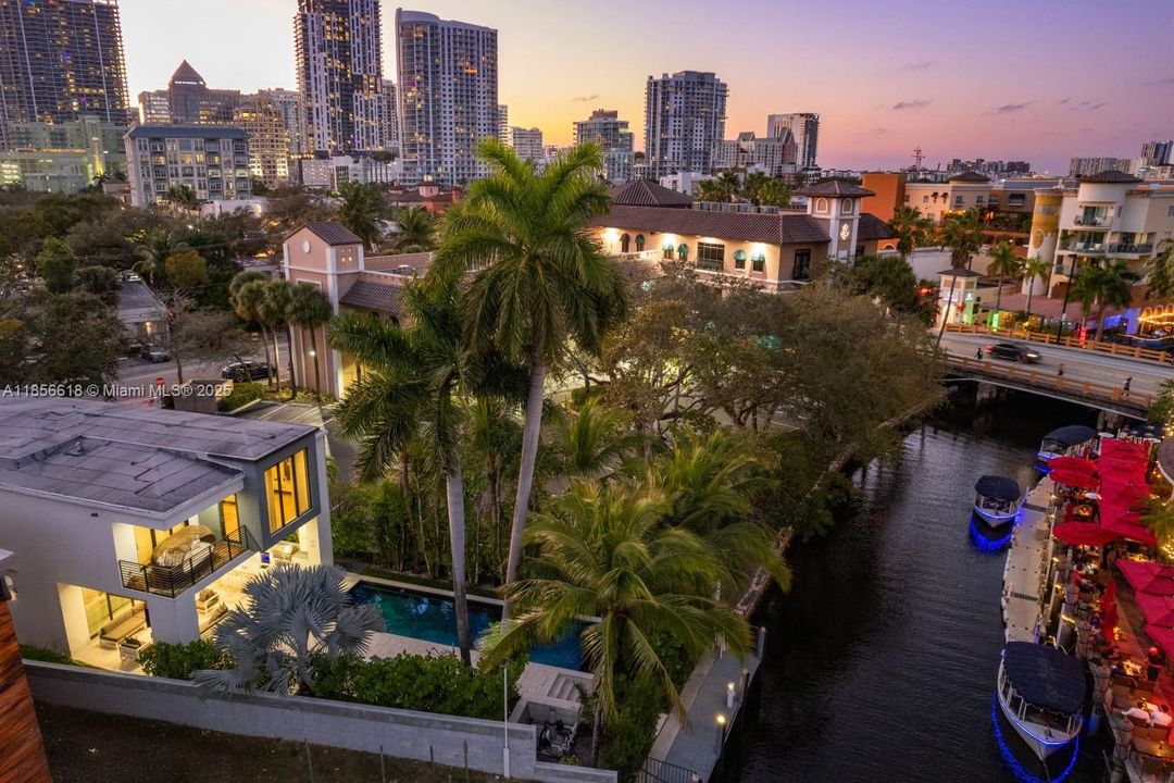 For Rent: $50,000 (5 beds, 5 baths, 6058 Square Feet)