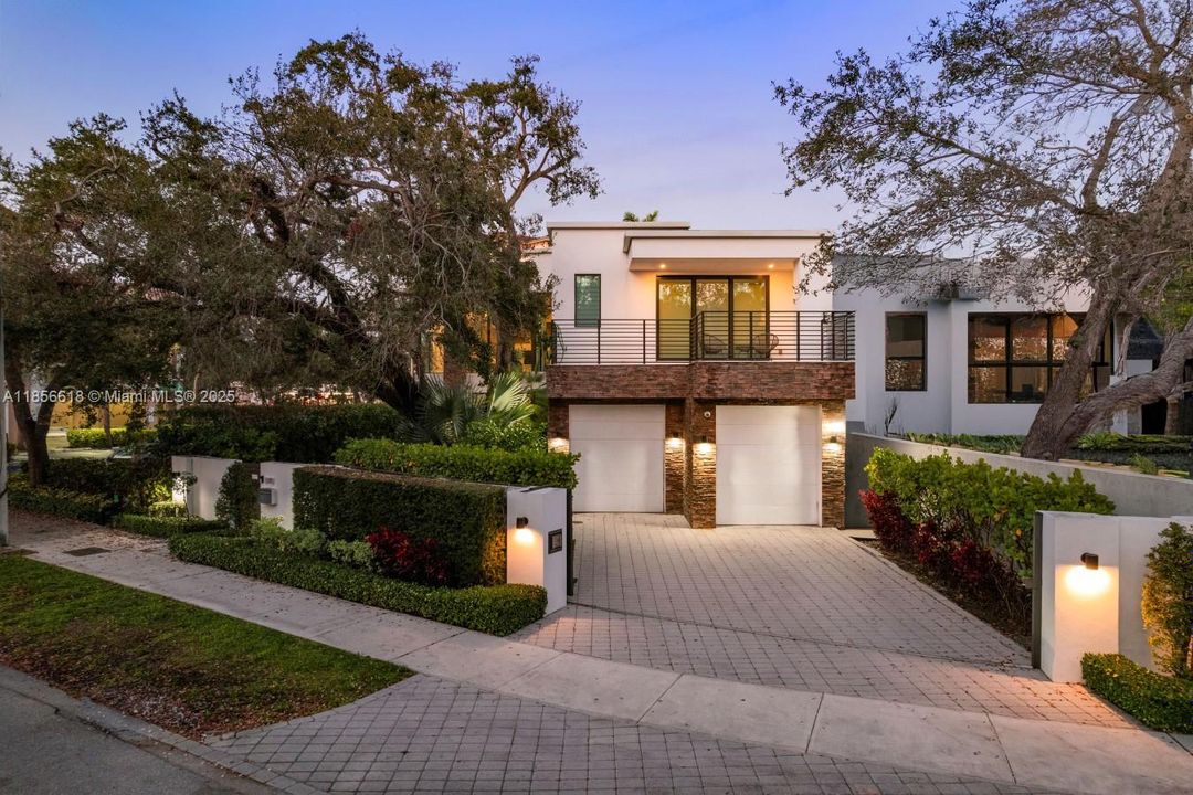 For Rent: $50,000 (5 beds, 5 baths, 6058 Square Feet)