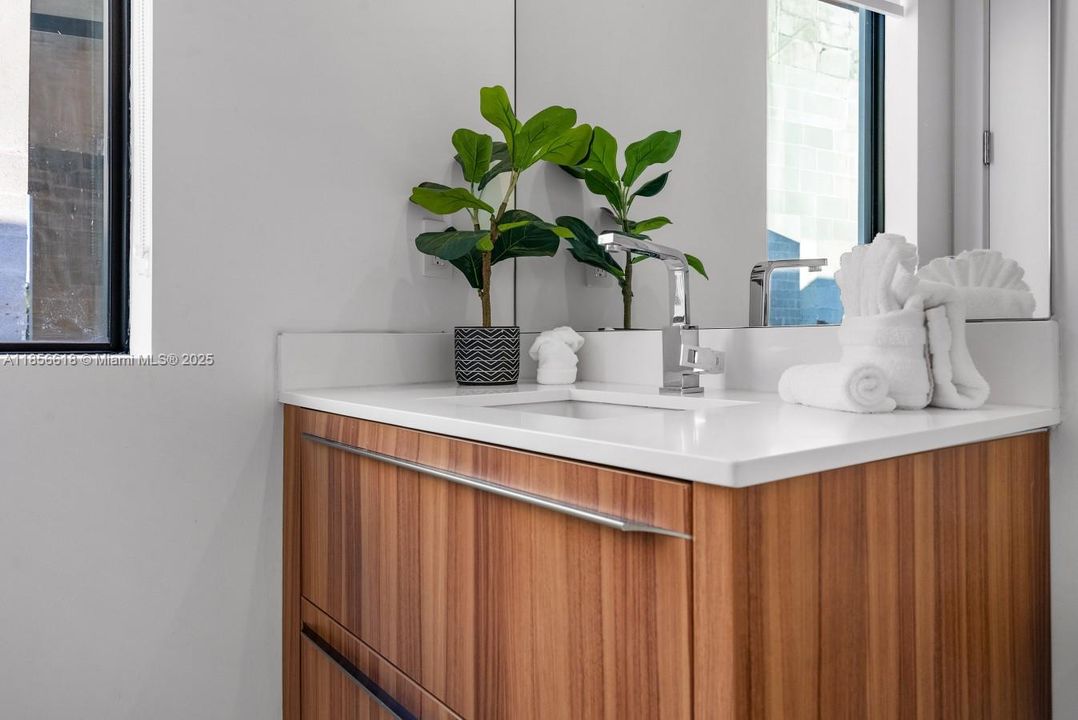 For Rent: $50,000 (5 beds, 5 baths, 6058 Square Feet)