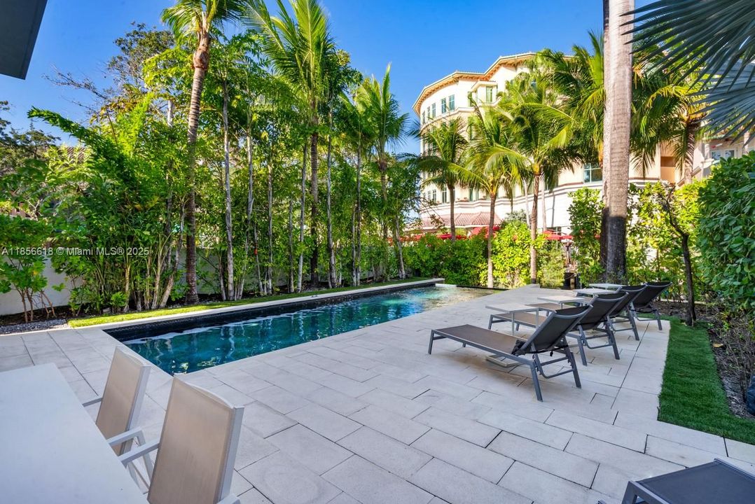 For Rent: $50,000 (5 beds, 5 baths, 6058 Square Feet)