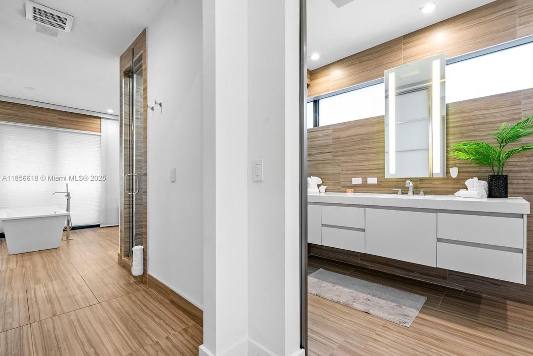 For Rent: $50,000 (5 beds, 5 baths, 6058 Square Feet)