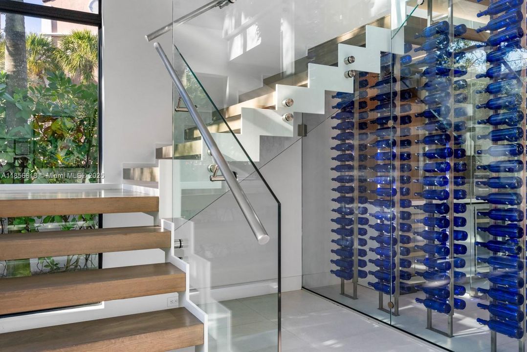 For Rent: $50,000 (5 beds, 5 baths, 6058 Square Feet)