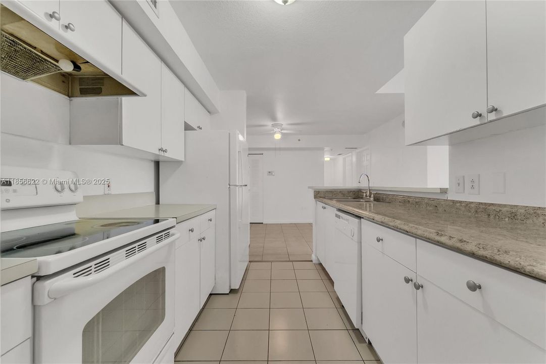 En Venta: $245,000 (3 camas, 2 baños, 1126 Pies cuadrados)