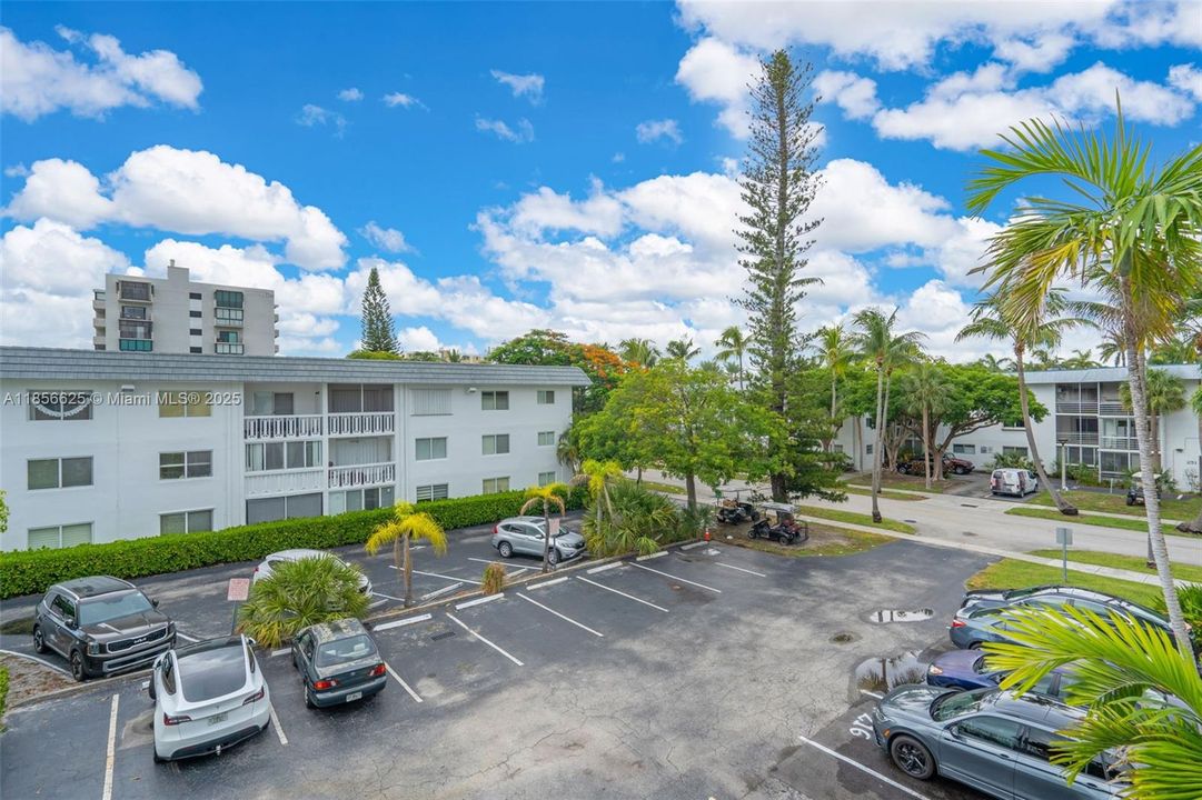 待售: $499,000 (1 贝兹, 1 浴室, 725 平方英尺)