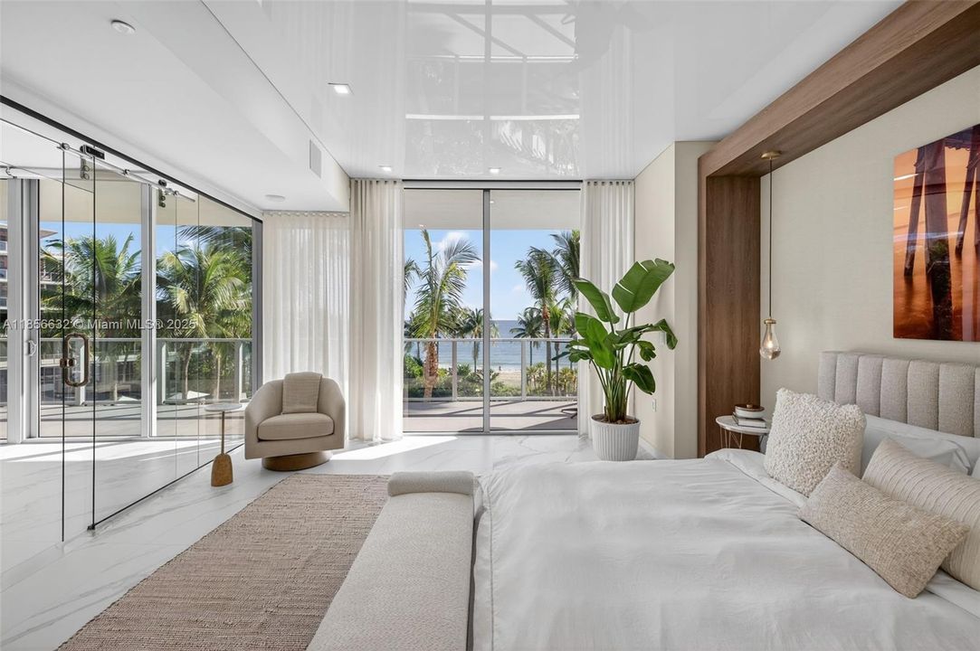 Под контрактом: $3,875,000 (3 спален, 3 ванн, 2623 Квадратных фут)