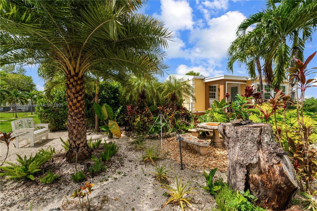 На продажу: $519,900 (3 спален, 2 ванн, 1048 Квадратных фут)