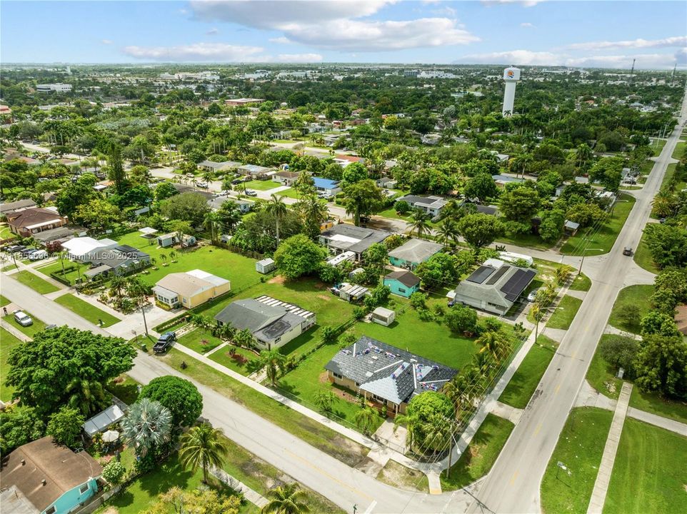 На продажу: $519,900 (3 спален, 2 ванн, 1048 Квадратных фут)