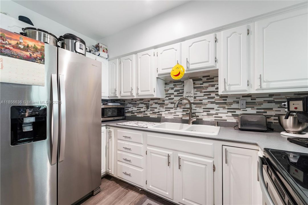 На продажу: $519,900 (3 спален, 2 ванн, 1048 Квадратных фут)