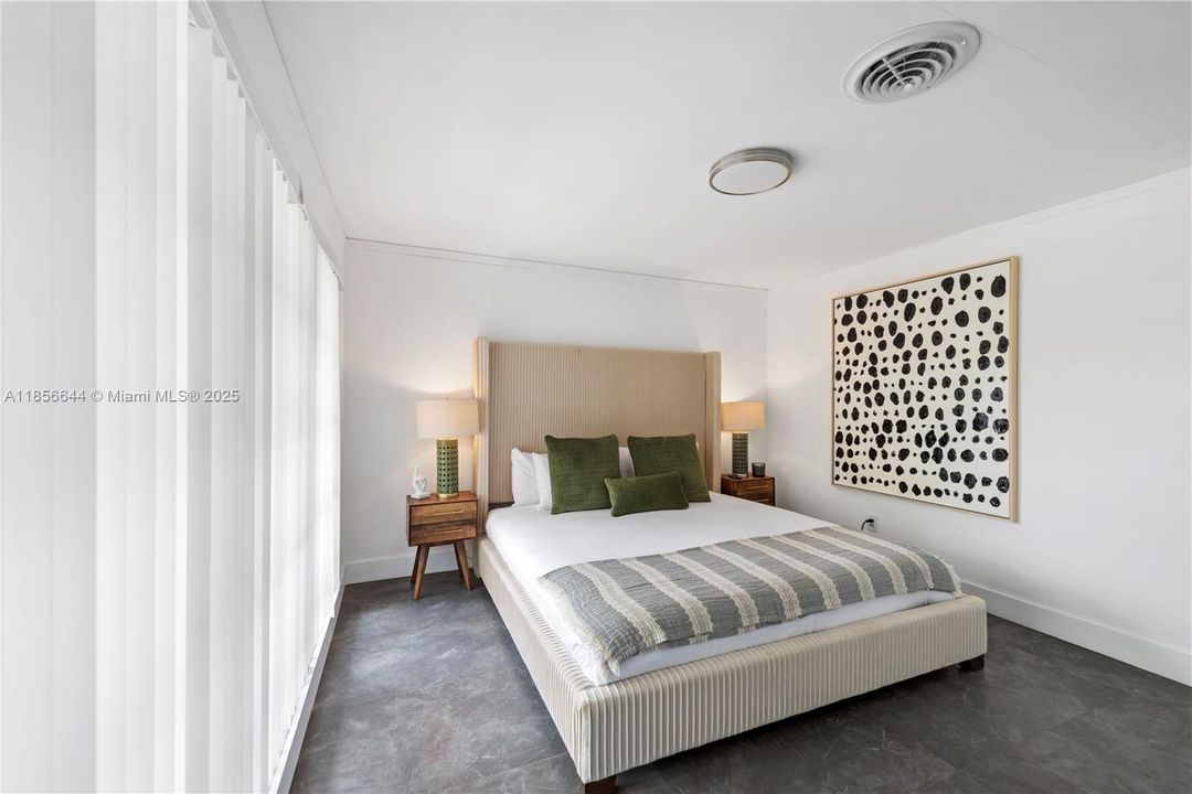 В аренду: $18,500 (8 спален, 6 ванн, 4990 Квадратных фут)