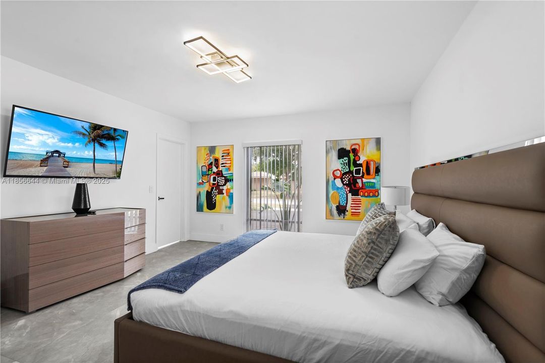 В аренду: $18,500 (8 спален, 6 ванн, 4990 Квадратных фут)