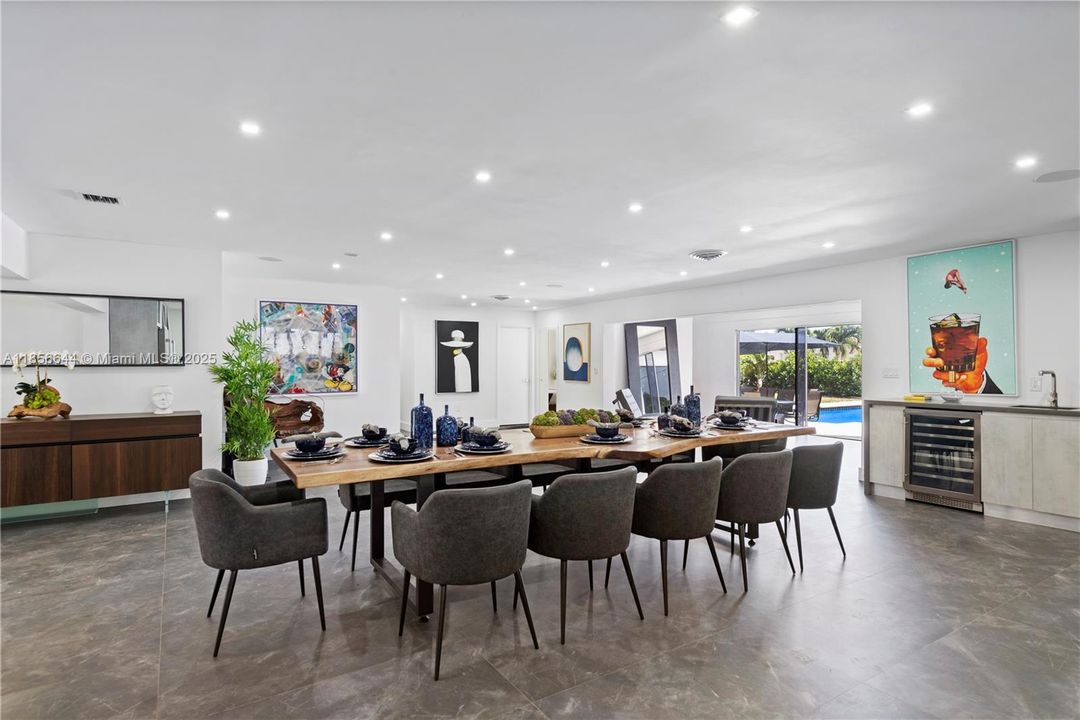 В аренду: $18,500 (8 спален, 6 ванн, 4990 Квадратных фут)