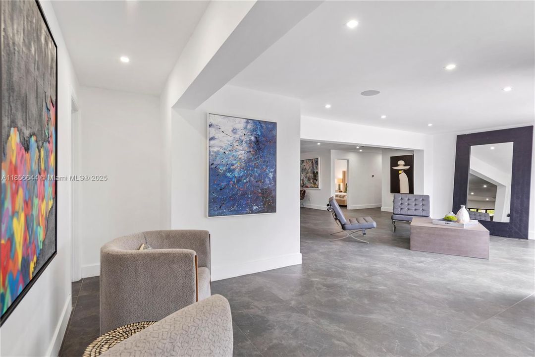 В аренду: $18,500 (8 спален, 6 ванн, 4990 Квадратных фут)