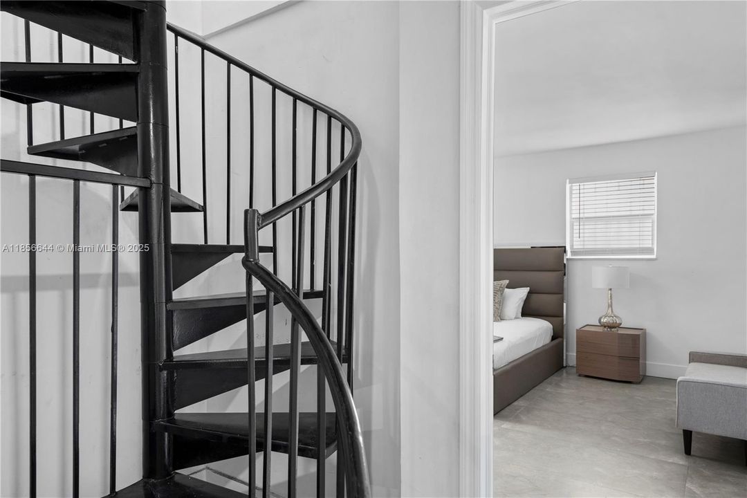 В аренду: $18,500 (8 спален, 6 ванн, 4990 Квадратных фут)