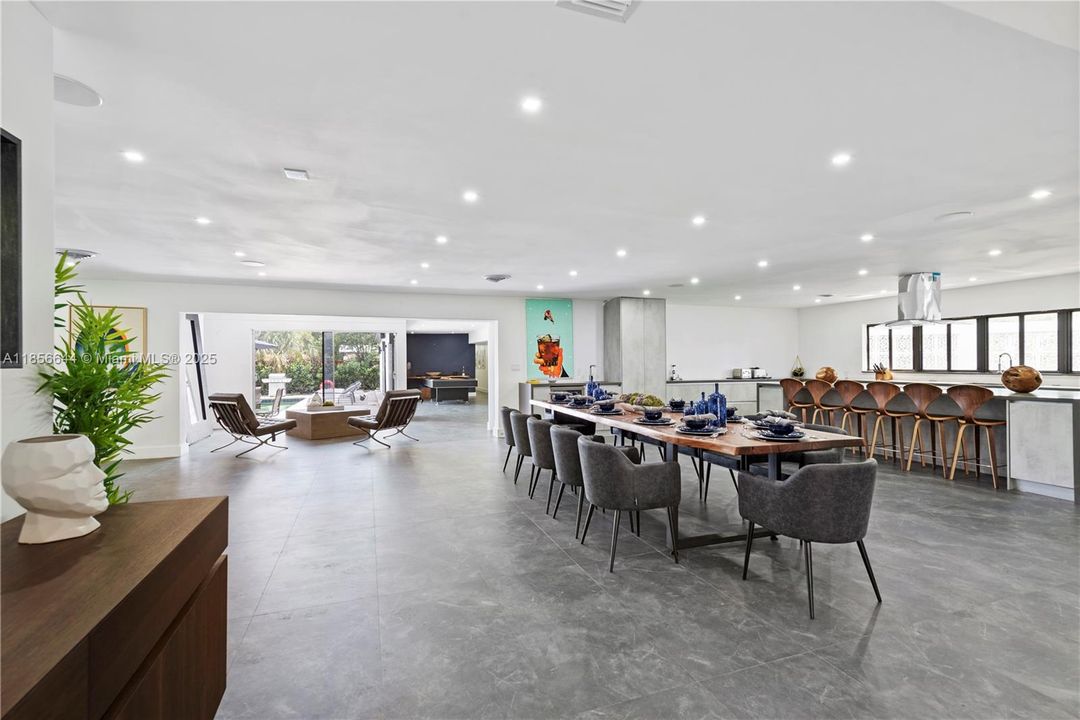 В аренду: $18,500 (8 спален, 6 ванн, 4990 Квадратных фут)