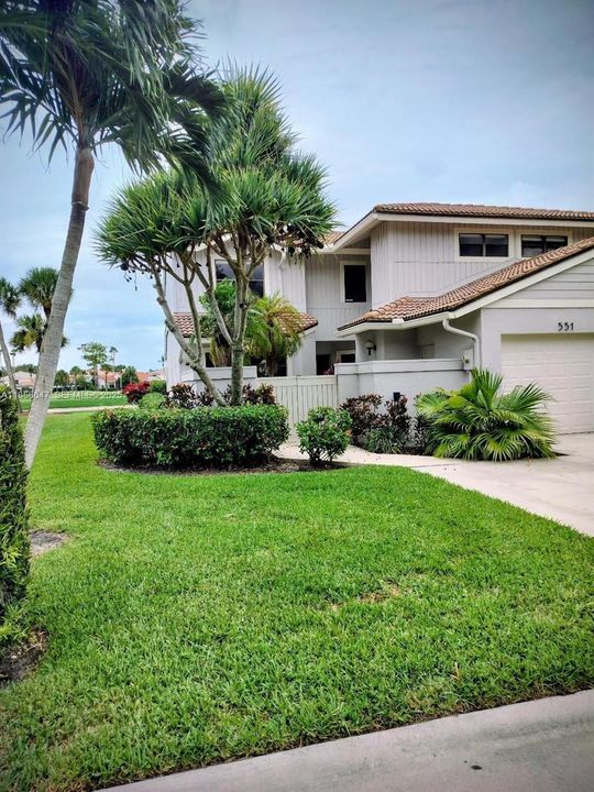 En Renta: $10,500 (3 camas, 3 baños, 2025 Pies cuadrados)