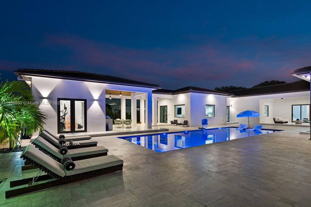 For Sale: $4,700,000 (6 beds, 5 baths, 4806 Square Feet)