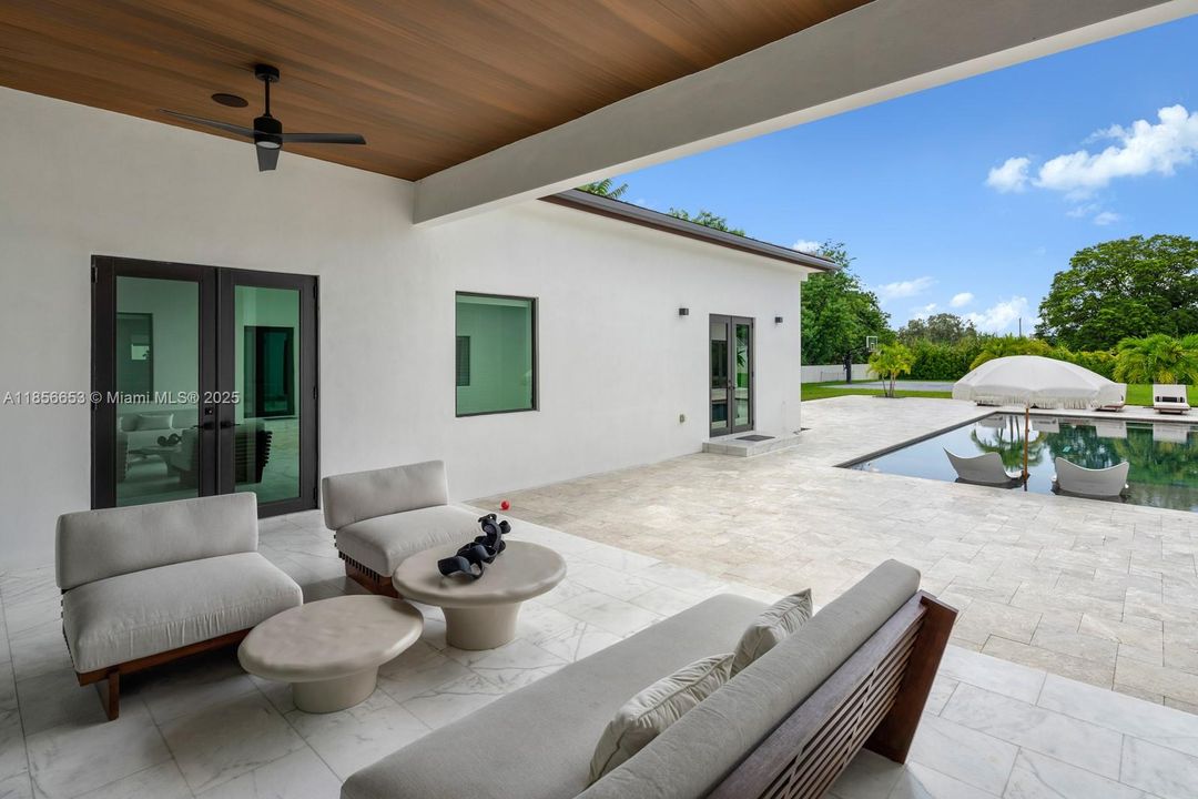 For Sale: $4,700,000 (6 beds, 5 baths, 4806 Square Feet)