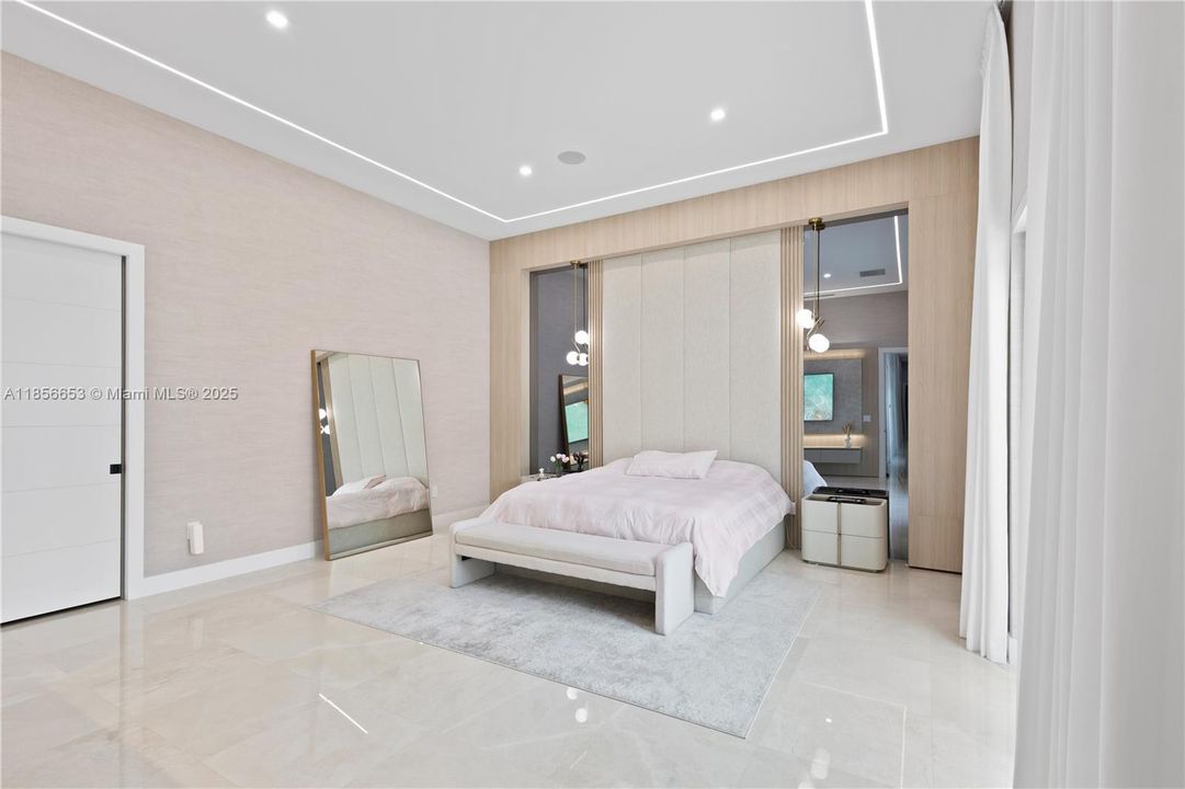 For Sale: $4,700,000 (6 beds, 5 baths, 4806 Square Feet)