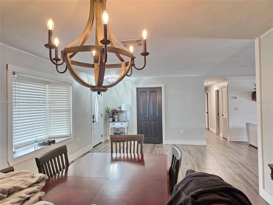 For Sale: $329,900 (3 beds, 2 baths, 1976 Square Feet)