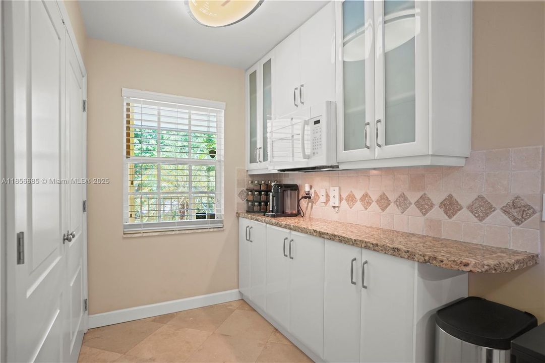 Recently Sold: $299,000 (3 beds, 2 baths, 1444 Square Feet)