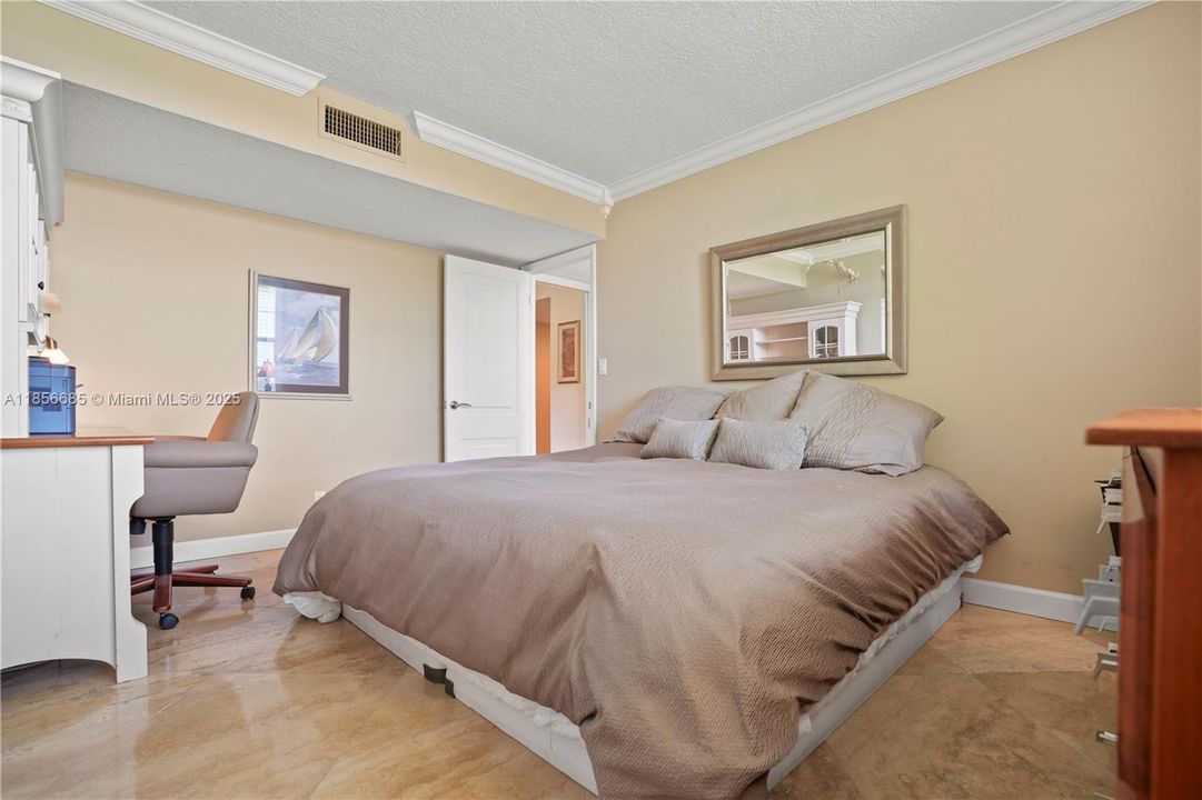 Recently Sold: $299,000 (3 beds, 2 baths, 1444 Square Feet)