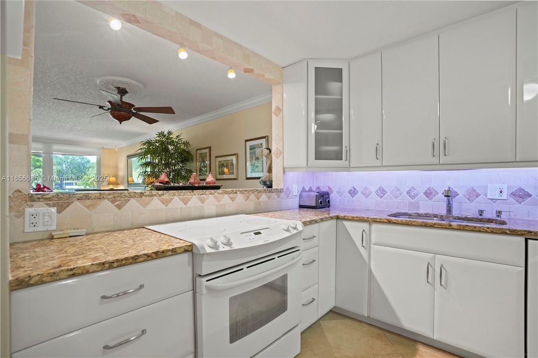 Recently Sold: $299,000 (3 beds, 2 baths, 1444 Square Feet)