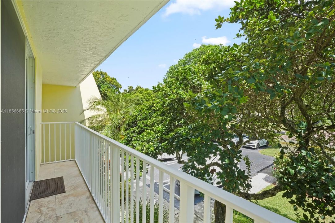 Recently Sold: $299,000 (3 beds, 2 baths, 1444 Square Feet)