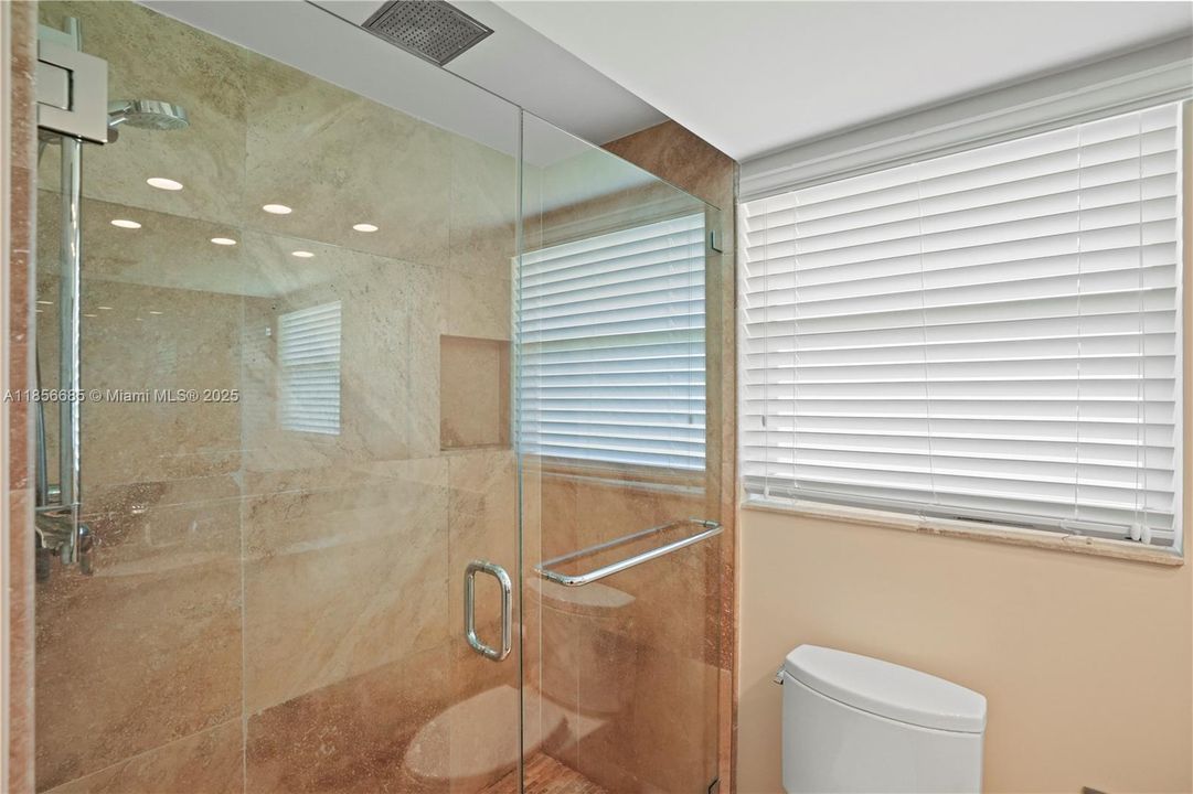 Recently Sold: $299,000 (3 beds, 2 baths, 1444 Square Feet)