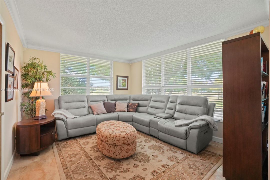 Recently Sold: $299,000 (3 beds, 2 baths, 1444 Square Feet)