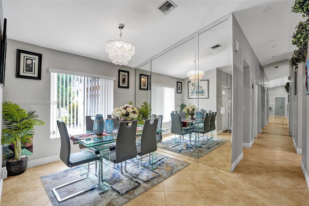 最近售出: $545,000 (3 贝兹, 2 浴室, 1378 平方英尺)