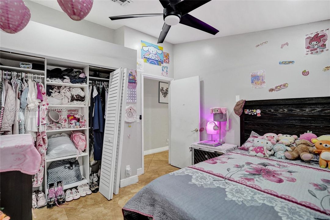 最近售出: $545,000 (3 贝兹, 2 浴室, 1378 平方英尺)