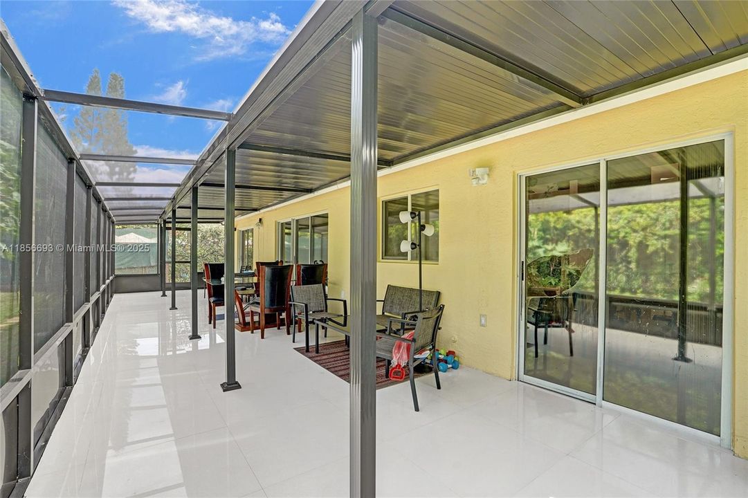 最近售出: $545,000 (3 贝兹, 2 浴室, 1378 平方英尺)