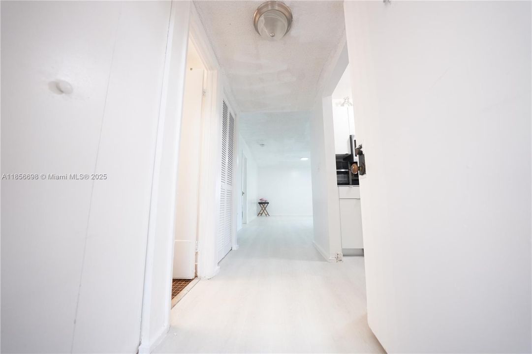 На продажу: $225,000 (1 спален, 1 ванн, 806 Квадратных фут)