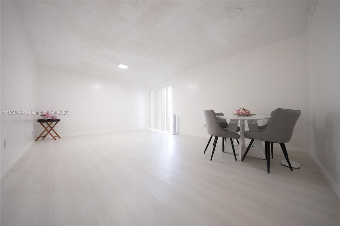 На продажу: $225,000 (1 спален, 1 ванн, 806 Квадратных фут)