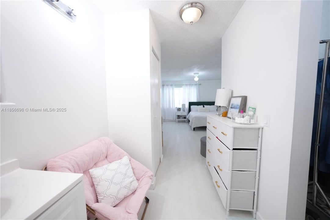 На продажу: $225,000 (1 спален, 1 ванн, 806 Квадратных фут)