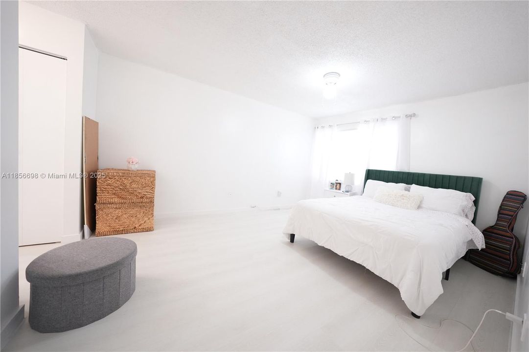 На продажу: $225,000 (1 спален, 1 ванн, 806 Квадратных фут)