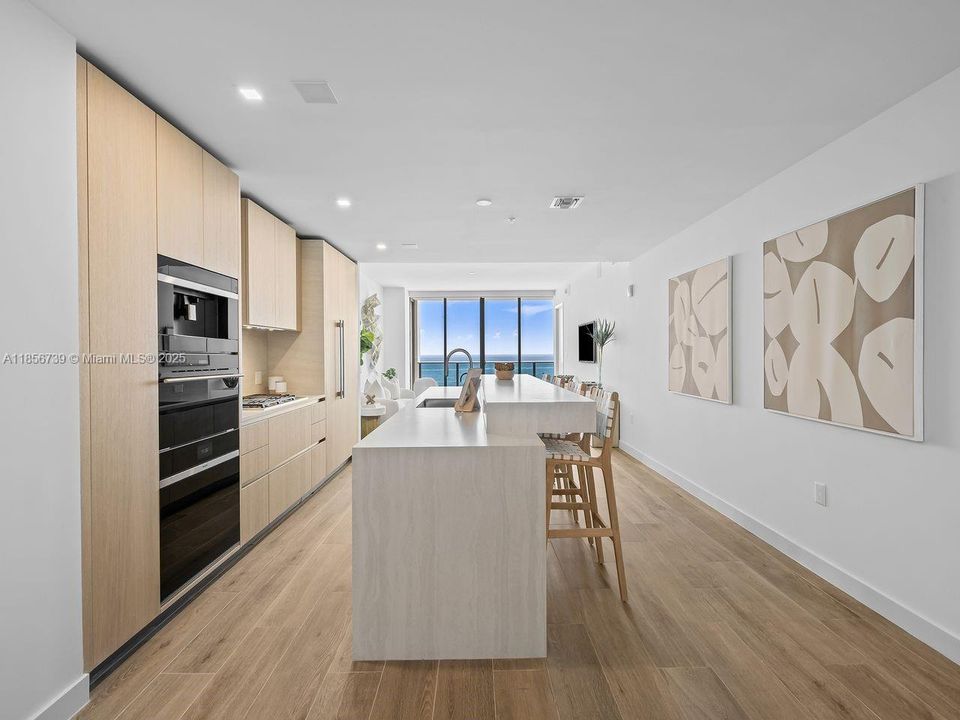 待售: $2,999,000 (3 贝兹, 3 浴室, 2500 平方英尺)