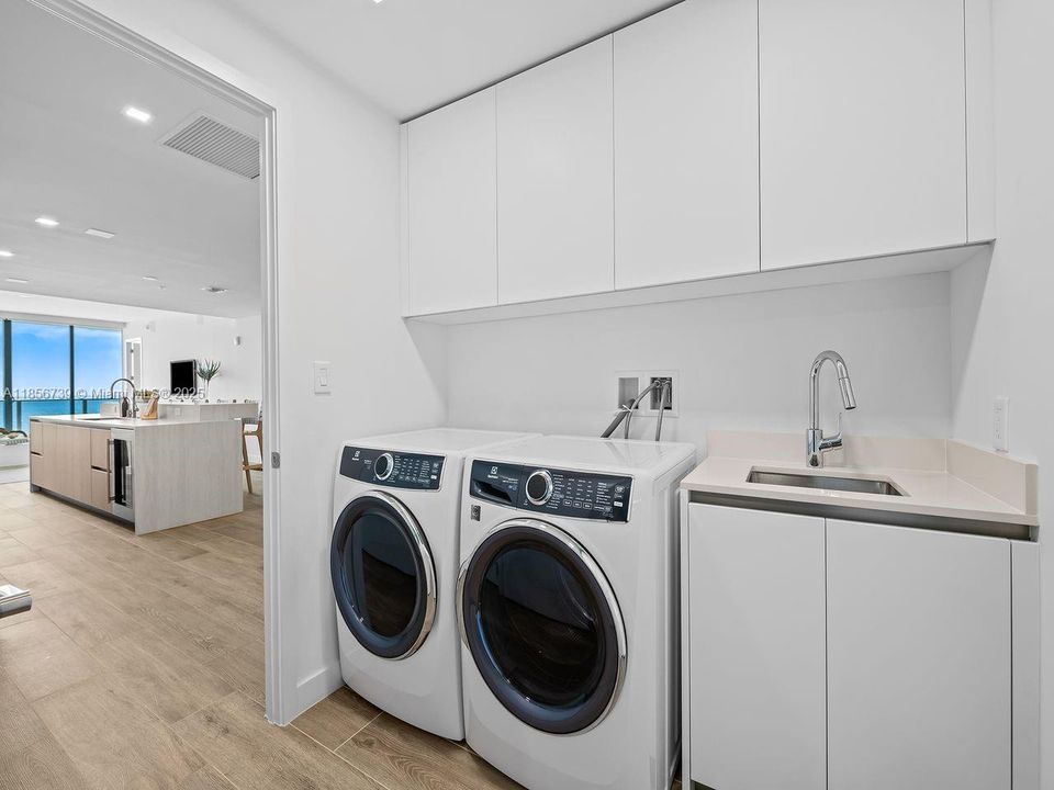 待售: $2,999,000 (3 贝兹, 3 浴室, 2500 平方英尺)