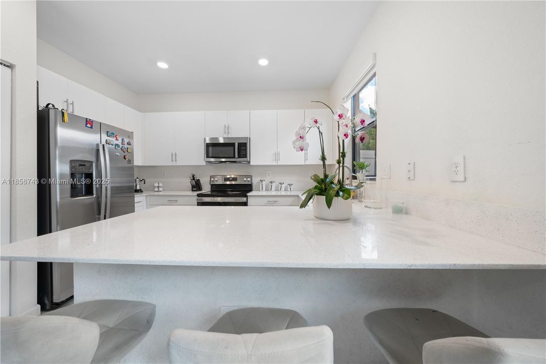 最近售出: $489,000 (3 贝兹, 2 浴室, 1483 平方英尺)