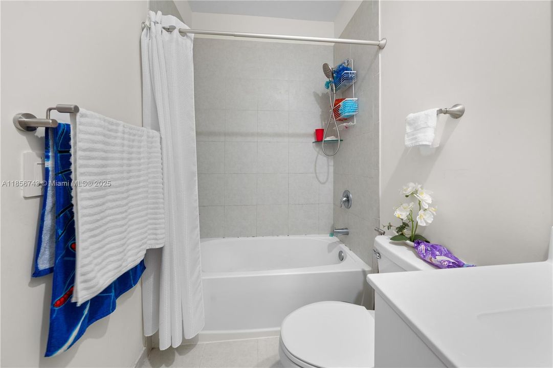 最近售出: $489,000 (3 贝兹, 2 浴室, 1483 平方英尺)