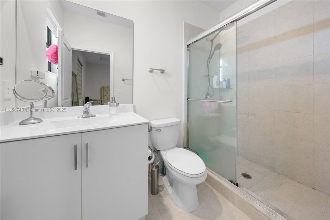 最近售出: $489,000 (3 贝兹, 2 浴室, 1483 平方英尺)