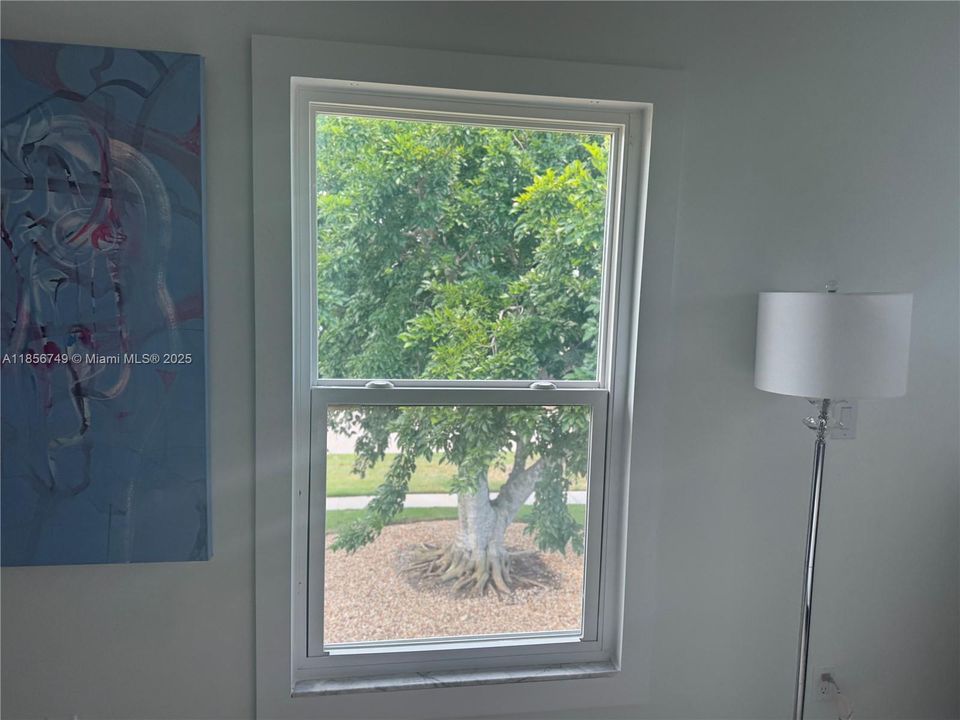 For Sale: $790,000 (3 beds, 2 baths, 1394 Square Feet)