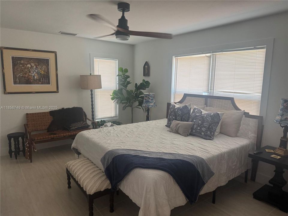 For Sale: $790,000 (3 beds, 2 baths, 1394 Square Feet)