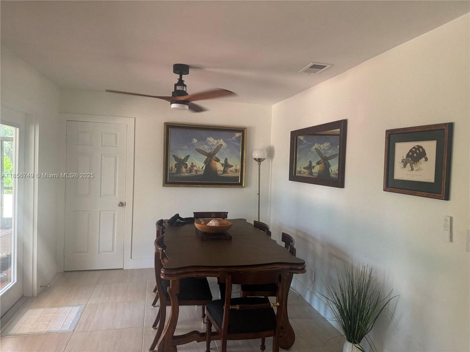 For Sale: $790,000 (3 beds, 2 baths, 1394 Square Feet)