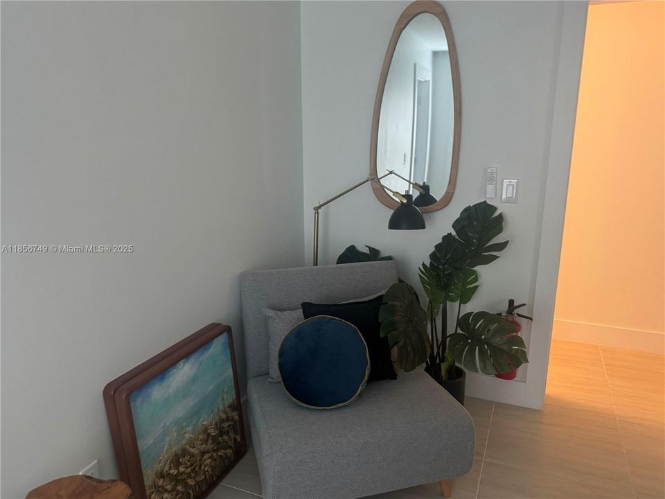 For Sale: $790,000 (3 beds, 2 baths, 1394 Square Feet)