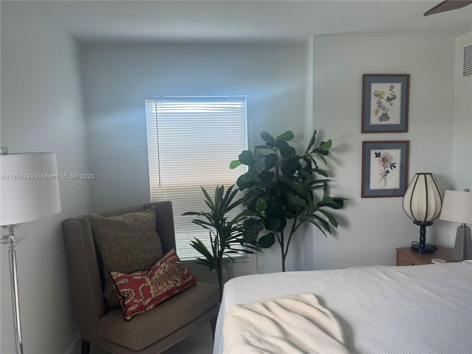 For Sale: $790,000 (3 beds, 2 baths, 1394 Square Feet)